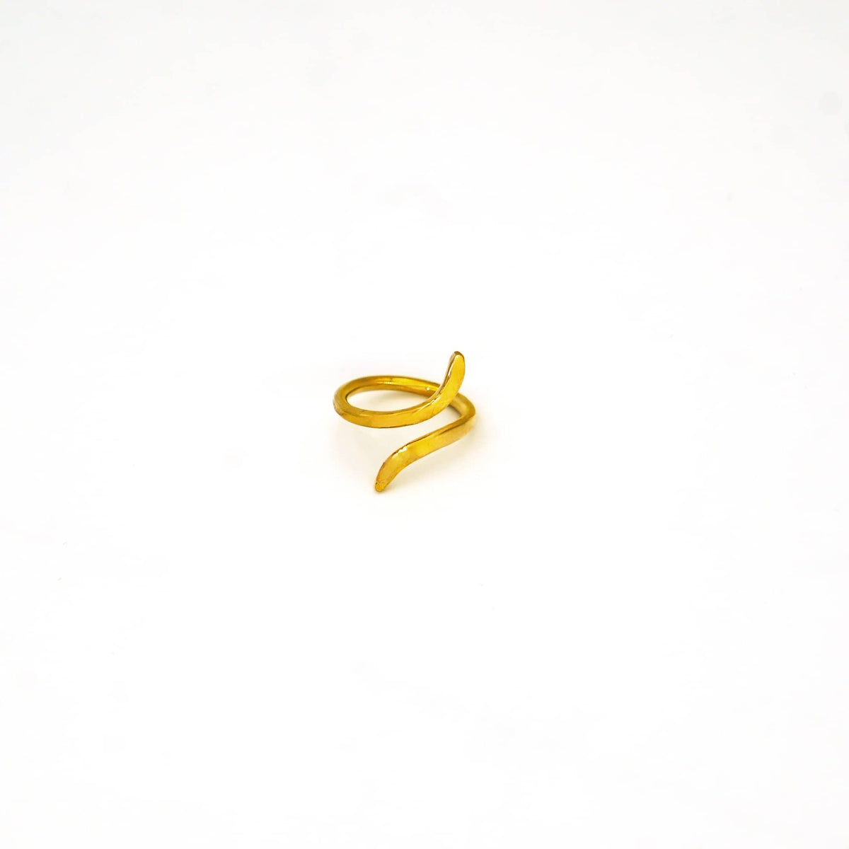 Adjustable Wrap Bypass Hammered Ring | Pera