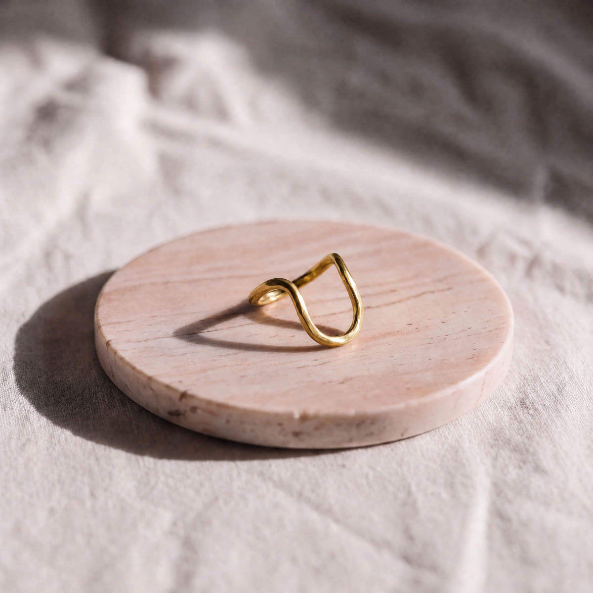 U-Shaped Wire Brass Ring | Mila