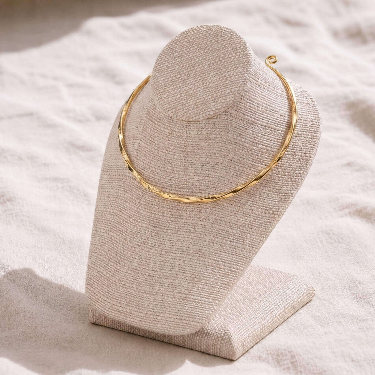 Open Collar Brass Choker Necklace | Uzi