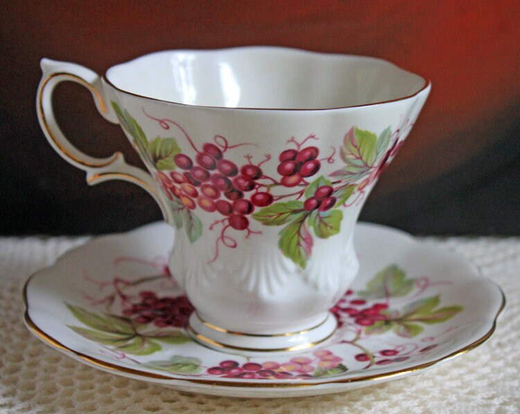Royal Albert Old Country Roses Tea Cup and Saucer Set, England