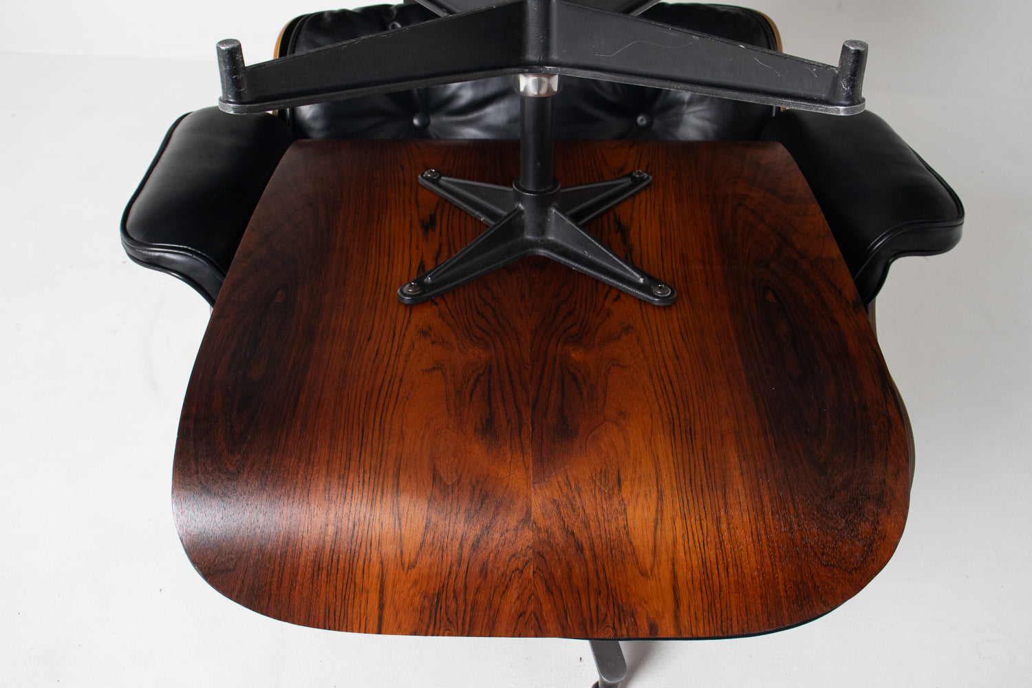 Early 1st Generation Eames Lounge Chair and Ottoman in Brazilian Rosewood finished in Gunstock Oil by Herman Miller