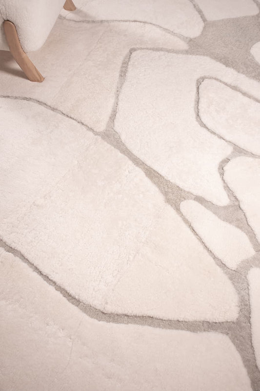 GLIMPSE – White Sheepskin Rug for Modern Interiors