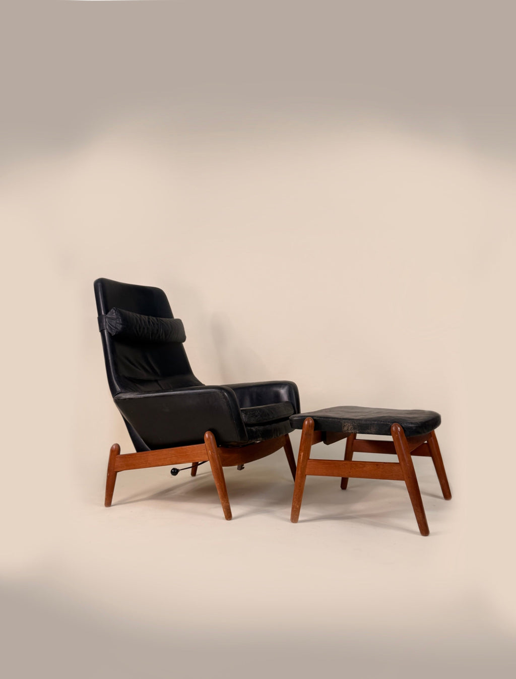 Rare Arnold Madsen & Schubell - MS30 High back Recliner