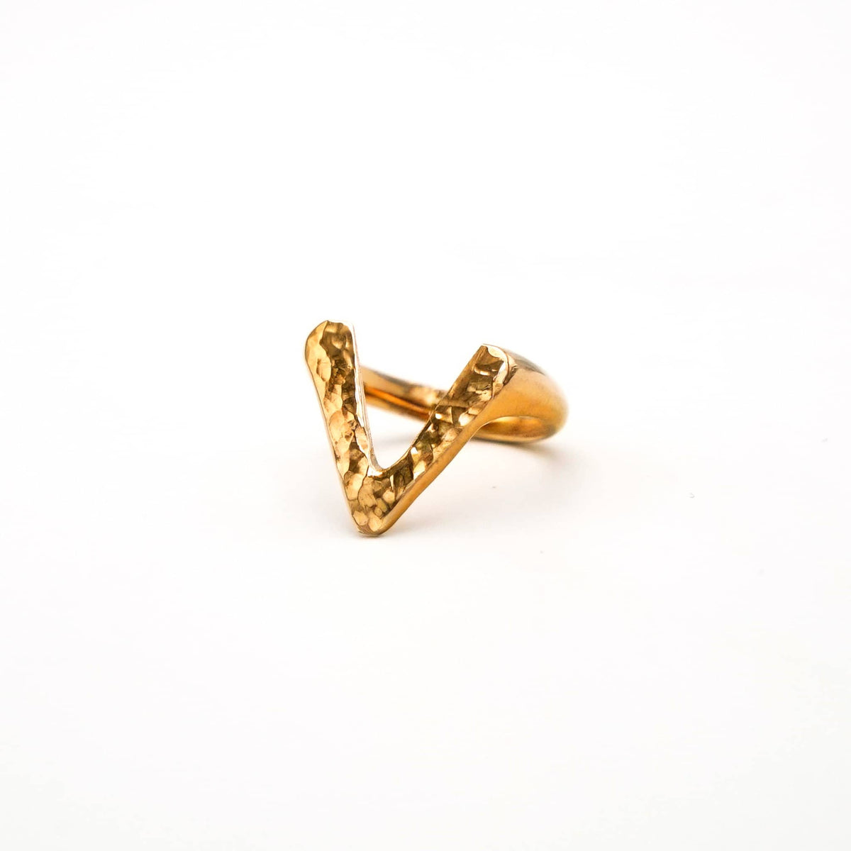 V-Shape Brass Ring for Men & Women | Nyeupe