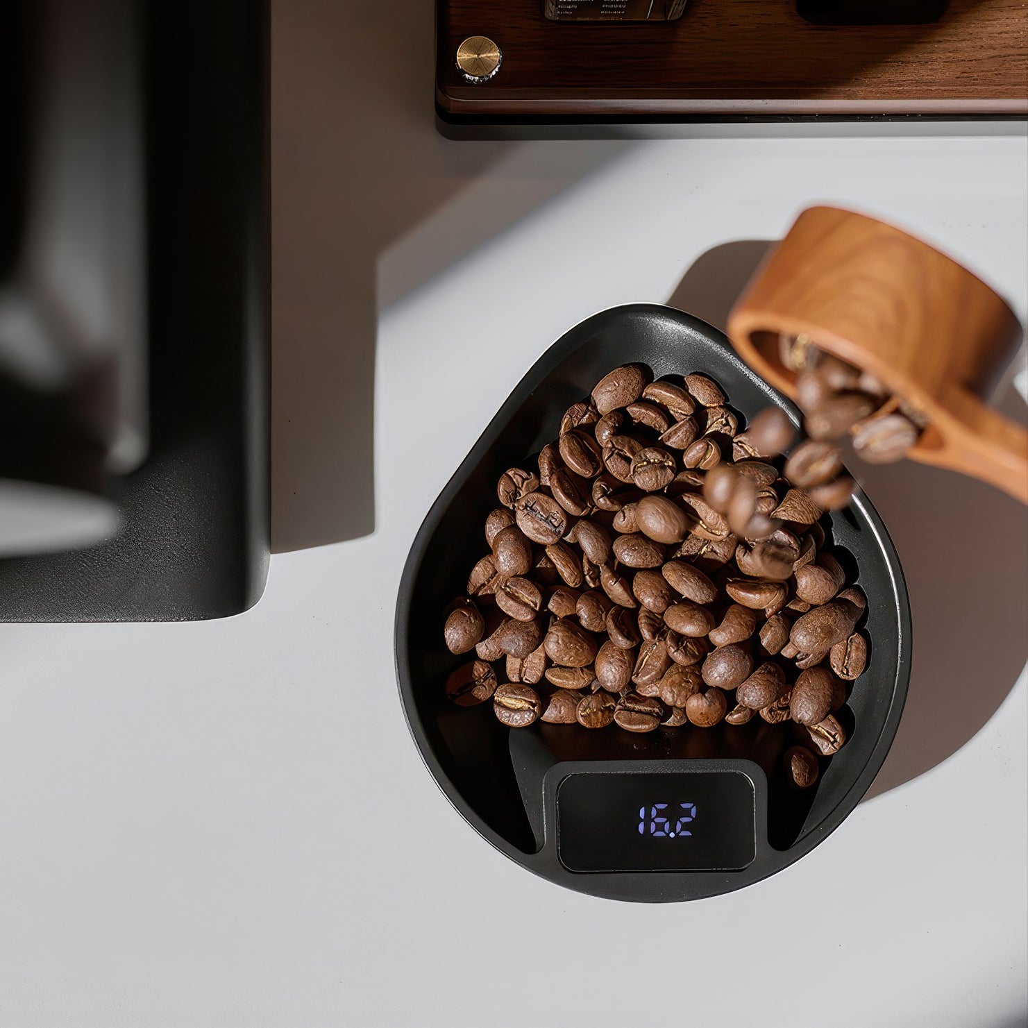 Electronic Walnut Coffee Scale With Leaf Shade