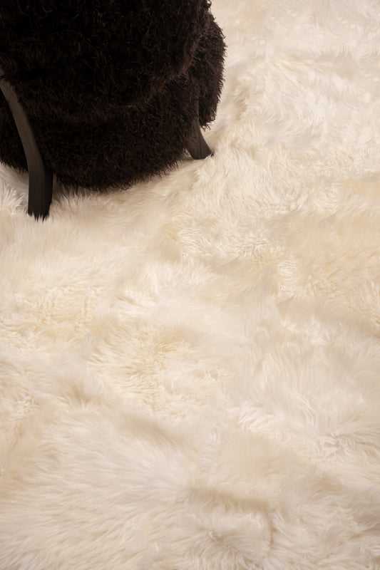 SNOW – Long Hair Sheepskin Rug