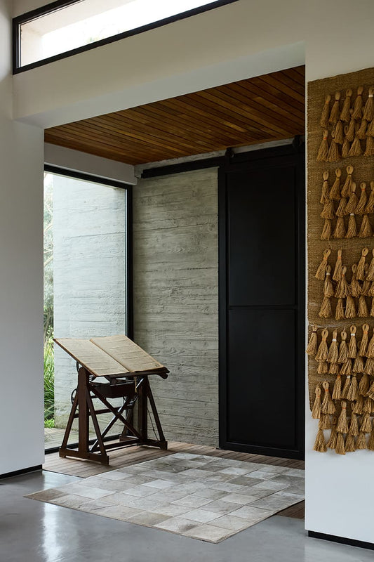 THEO LASERED - Natural Cowhide Rug