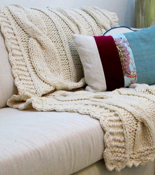 Ochos Sweater Throw