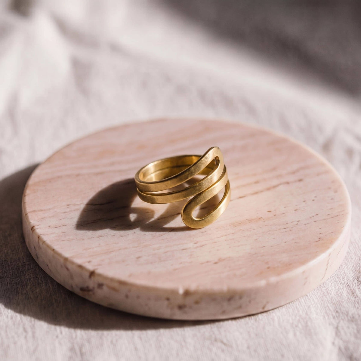 Wrap Bypass Wire Ring | Sai
