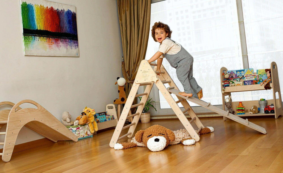 Foldable Climbing Triangle with Ramp