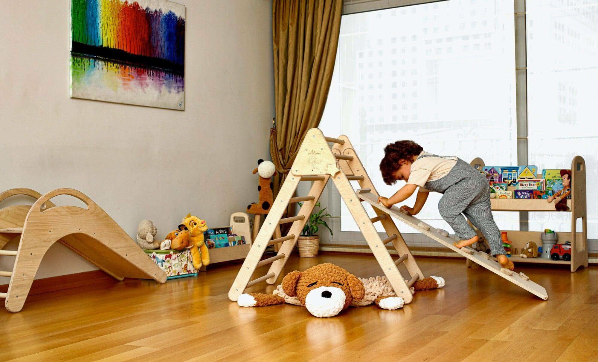 Foldable Climbing Triangle with Ramp