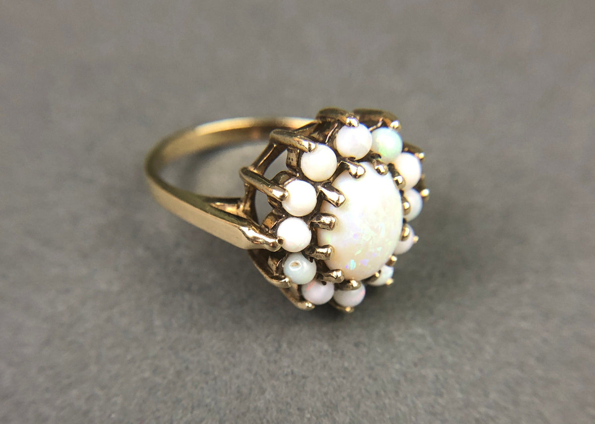 Vintage 10k Gold Cluster Ring with 13 Opal Stones.