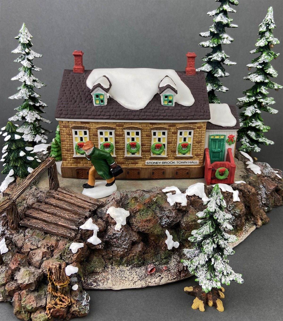 Department 56 Dickens Village Boarding School: 150th Anniversary Edition