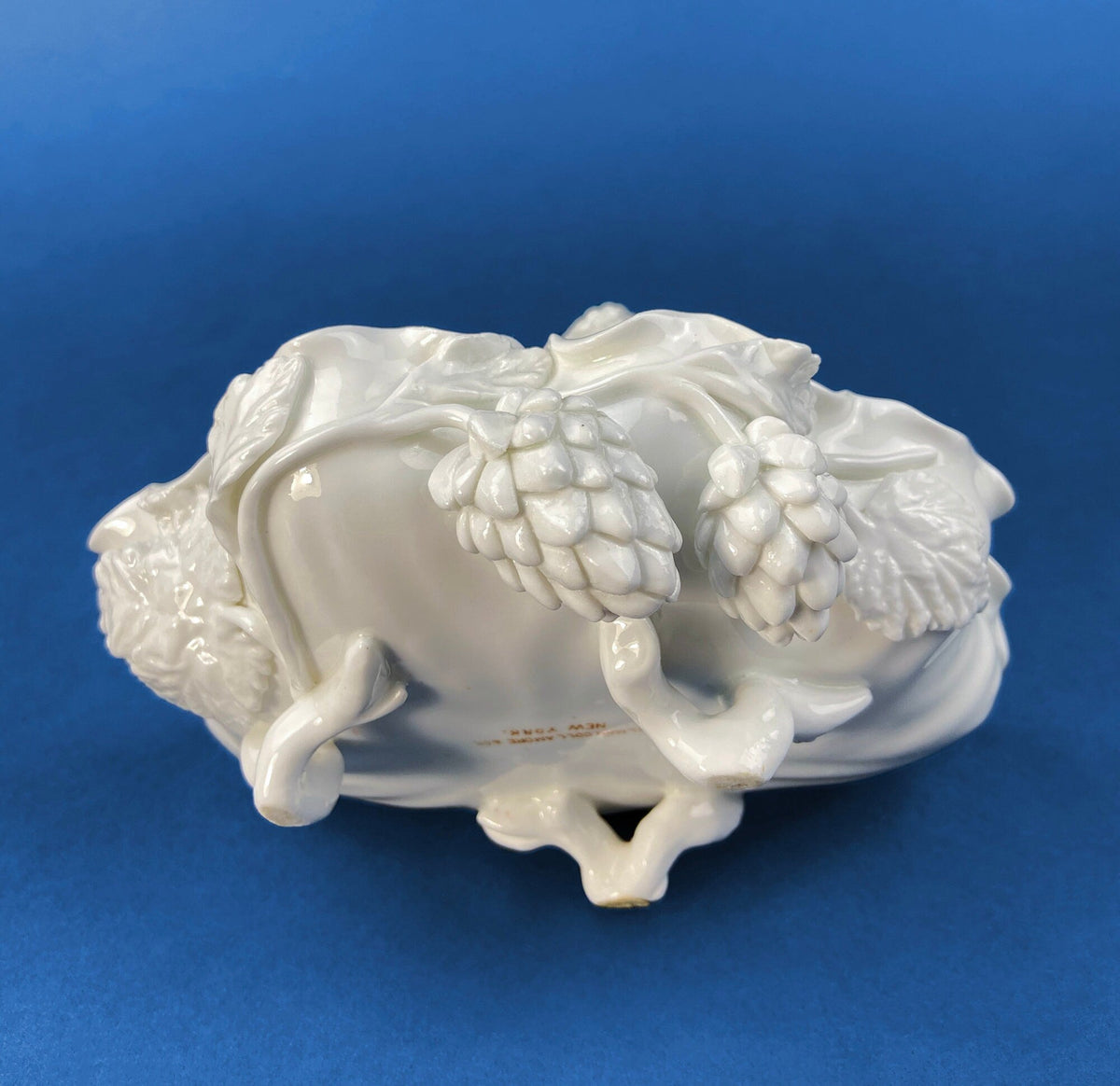 White Porcelain Cupid Soap Potpourri Serving Dish. Cupid Playing Flute. Gilman Coll. "Amore", NY. Original. Gift of Love. White Table Decor.
