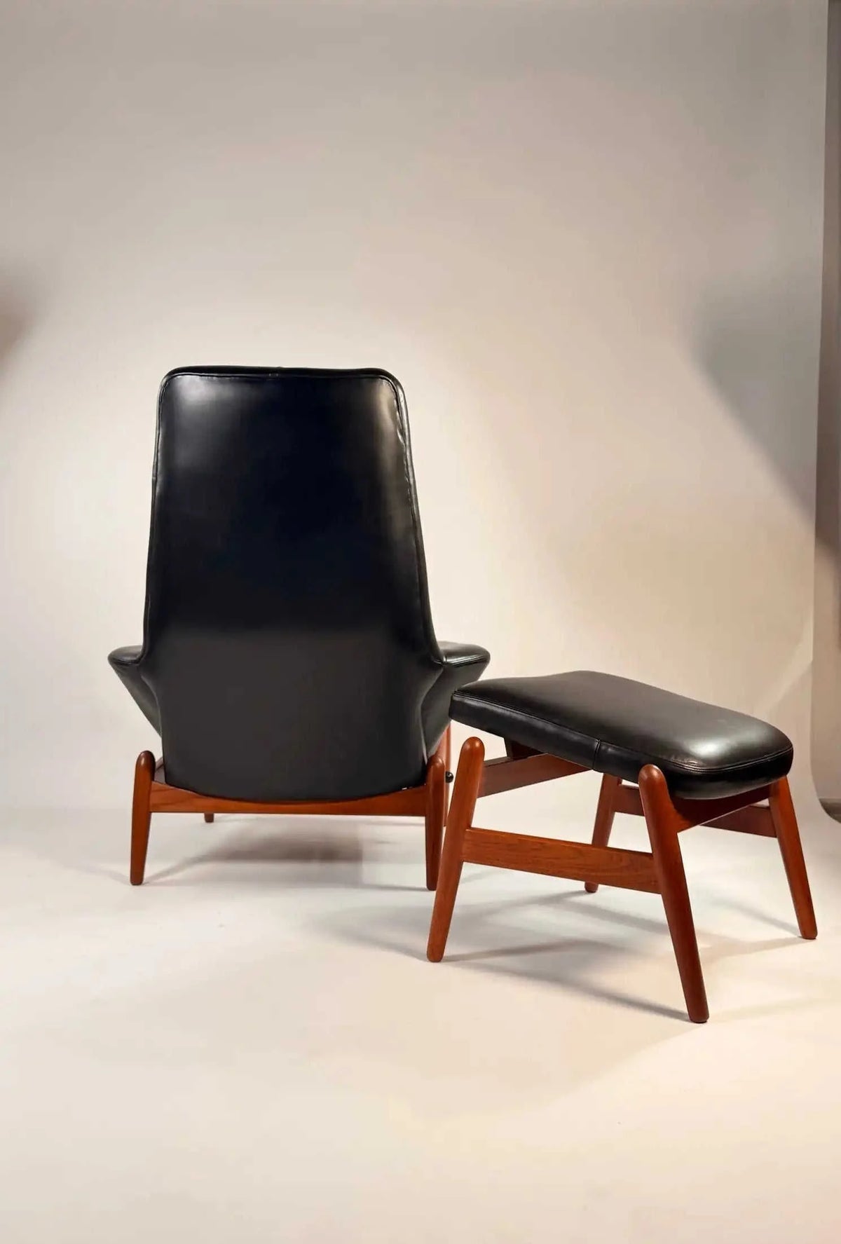Rare Arnold Madsen & Schubell - MS30 High back Recliner Eco My Home Recliners Hobbs Modern ecomyhome.store United States