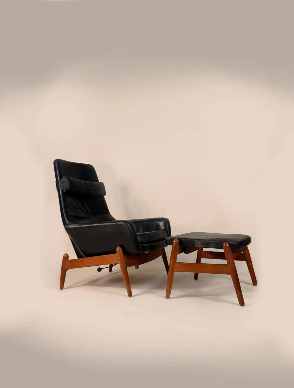 Rare Arnold Madsen & Schubell - MS30 High back Recliner Eco My Home Recliners Hobbs Modern ecomyhome.store United States