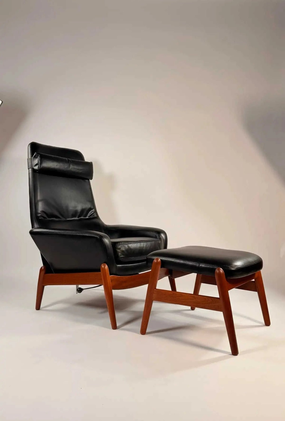 Rare Arnold Madsen & Schubell - MS30 High back Recliner Eco My Home Recliners Hobbs Modern ecomyhome.store United States