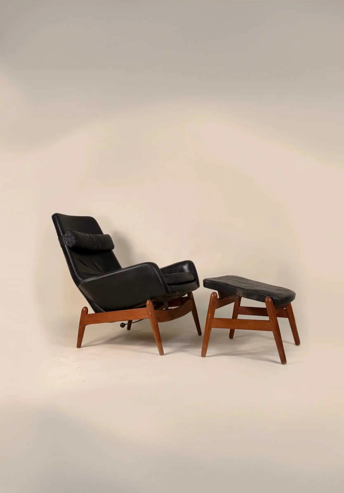 Rare Arnold Madsen & Schubell - MS30 High back Recliner Eco My Home Recliners Hobbs Modern ecomyhome.store United States