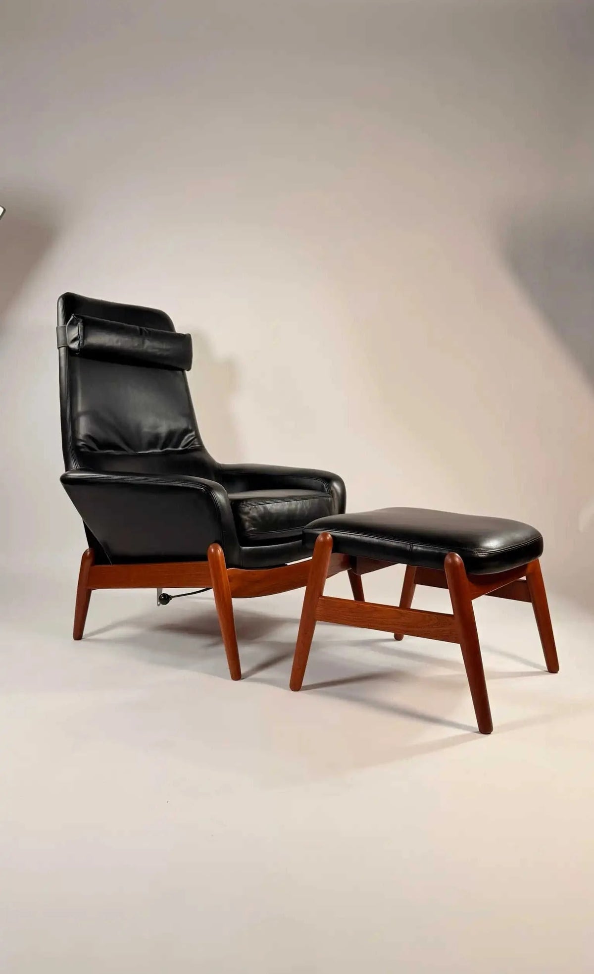 Rare Arnold Madsen & Schubell - MS30 High back Recliner Eco My Home Recliners Hobbs Modern ecomyhome.store United States