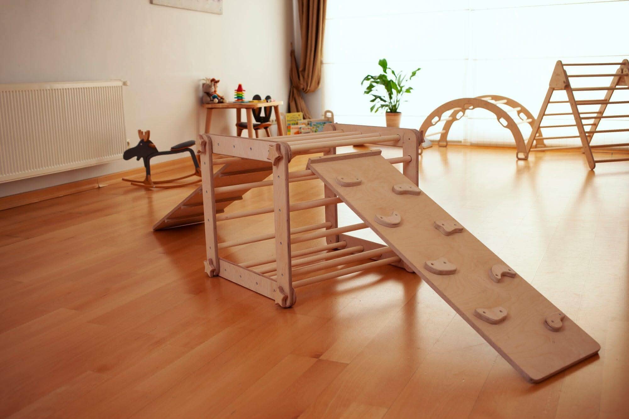 Transformable Climbing Cube with Ramp