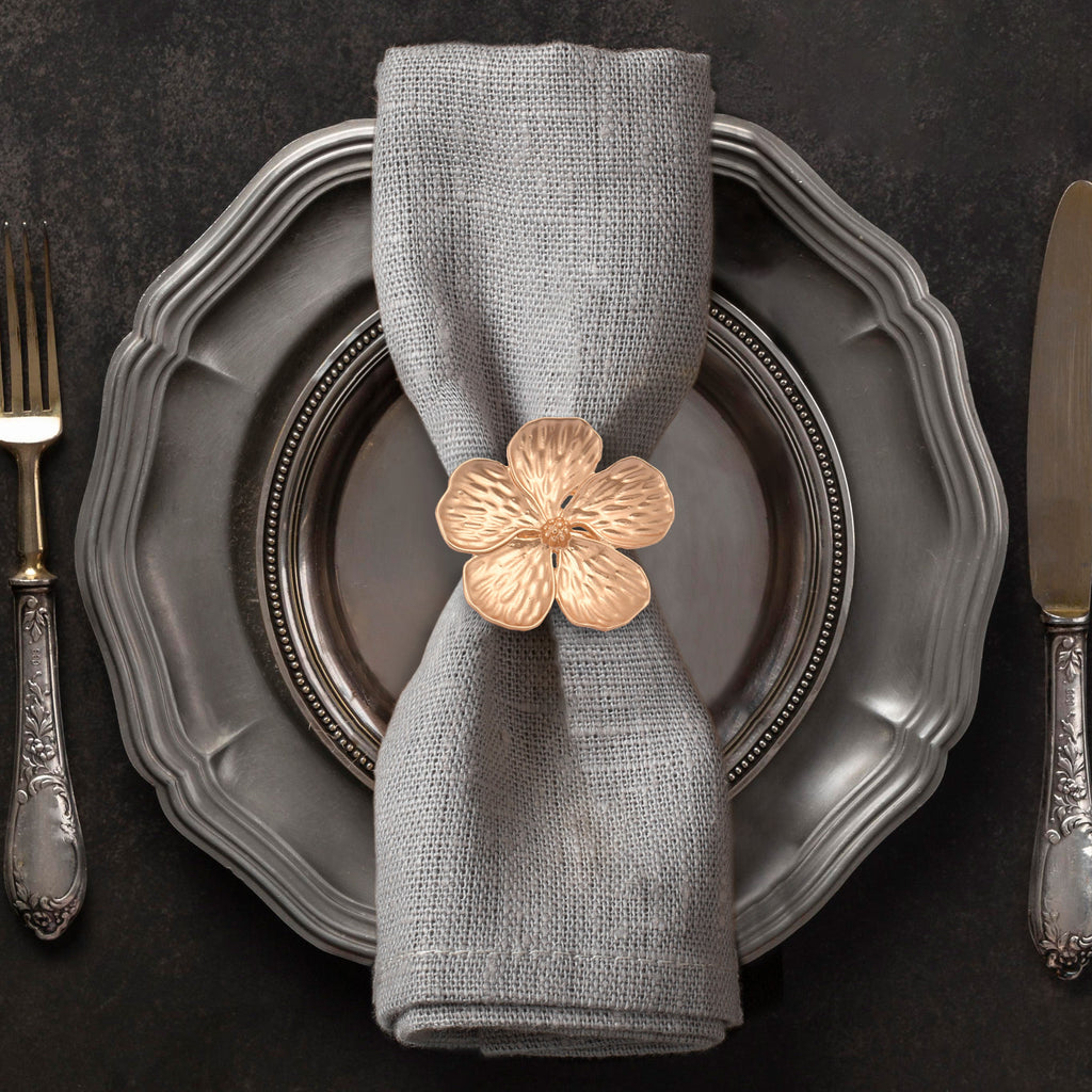 Golden Elegance – Napkin Rings in Gold Floral Design, Luxurious Decorative Dining Table Décor