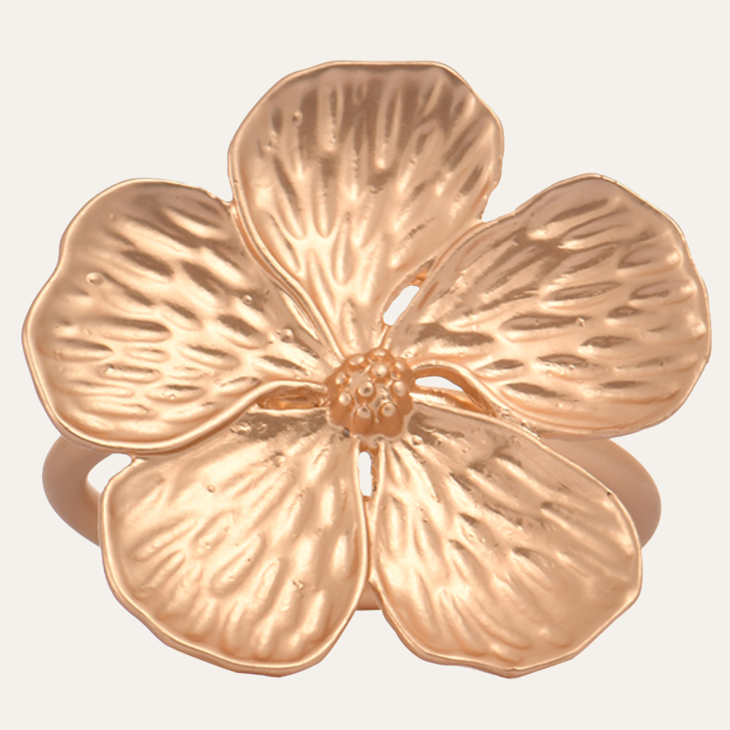 Golden Elegance – Napkin Rings in Gold Floral Design, Luxurious Decorative Dining Table Décor