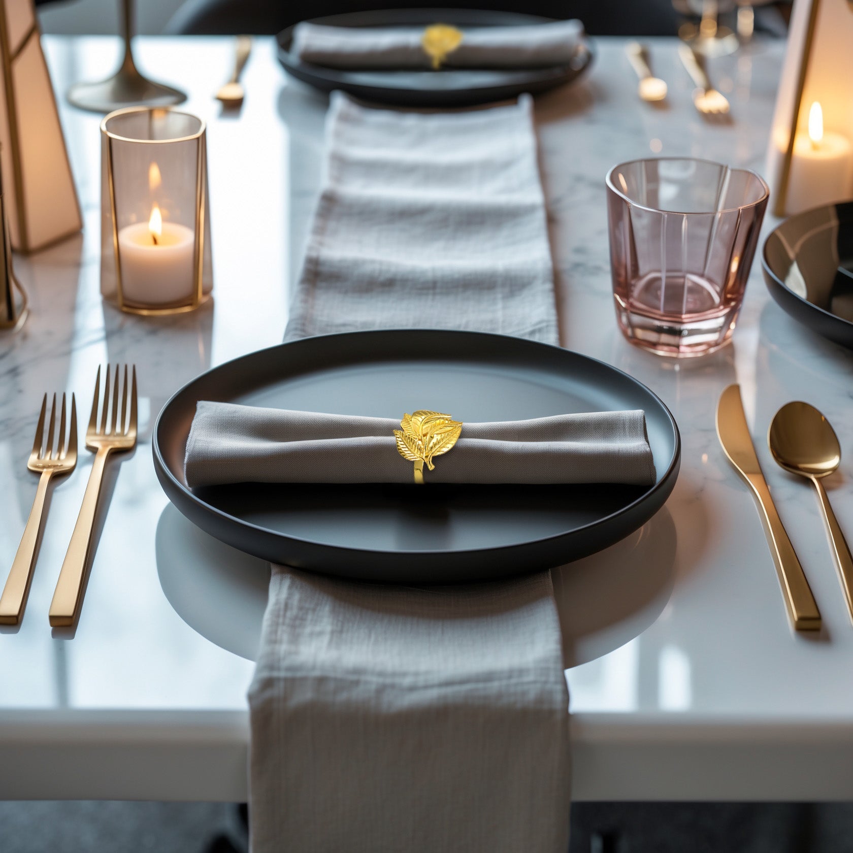 Gilded Bloom – Napkin Rings in Gold Leaves Design, Luxurious Decorative Dining Table Décor